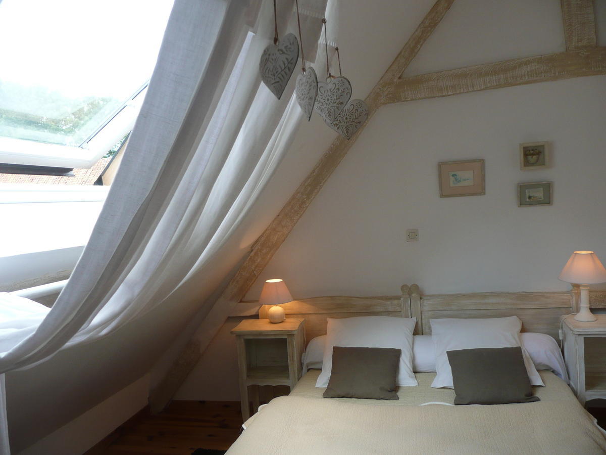 Manoir De Bois En Ardres Bed & Breakfast Room photo