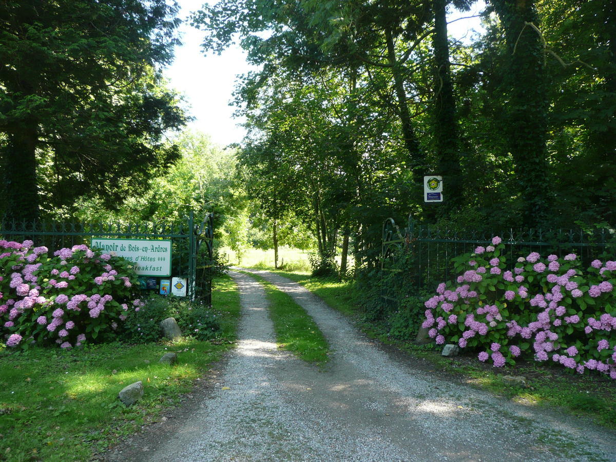 Manoir De Bois En Ardres Bed & Breakfast Exterior photo