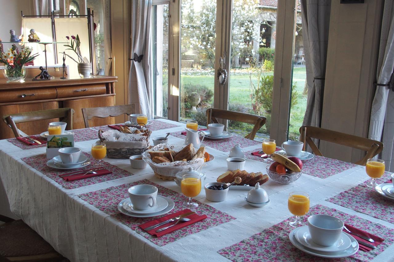 Manoir De Bois En Ardres Bed & Breakfast Exterior photo